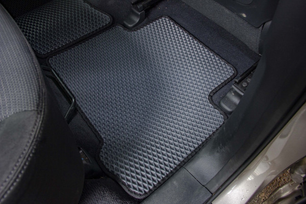 Фото - Коврики из экокожи в салон авто EVAtech ECO для Santa FE (DM) 5 seats Hyundai 2012-2017 3 поколение SUV EU HY33415CB5KH3BBB