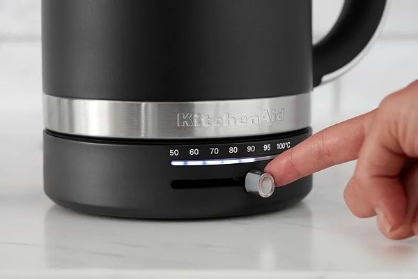 Фото - Электрический чайник KitchenAid 5KEK1701EBM