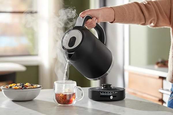Фото - Электрический чайник KitchenAid 5KEK1701EBM