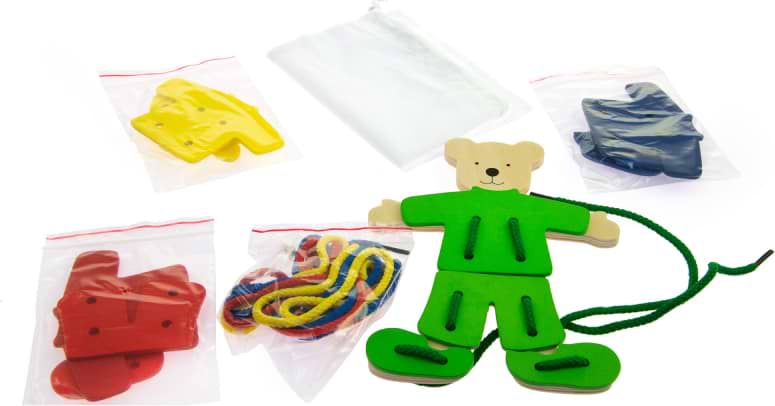 Настольная игра (до 2 лет) goki Медведь с одеждой (58929)