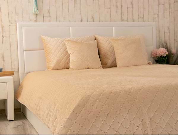 Фото - Покривало двоспальне Руно 180х220 велюр (340.55_Beige ромб)