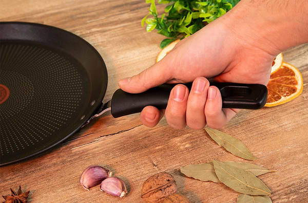 Фото - Сковорода для блинов Tefal G2683872 Ultimate 25 см