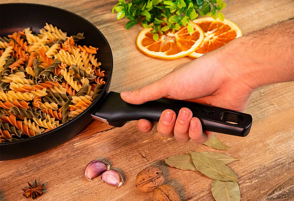 Фото - Сковорода універсальна Tefal G2680572 Ultimate 26 см