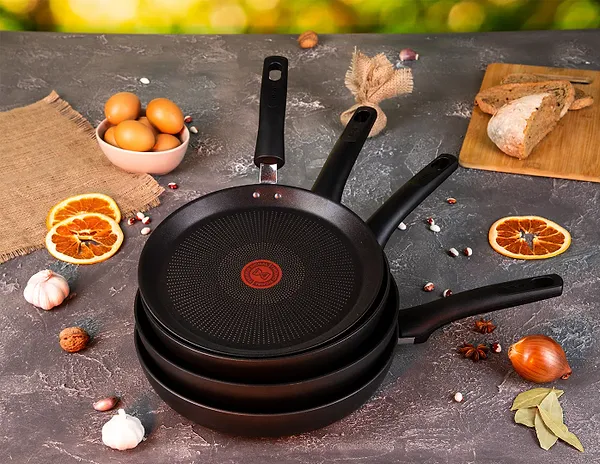 Фото - Сковорода універсальна Tefal G2680572 Ultimate 26 см