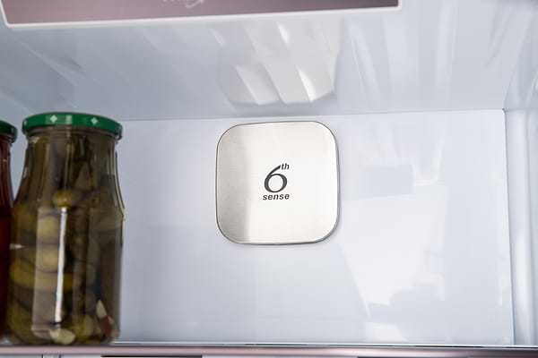 Фото - Холодильник Whirlpool WHK 26402 XP4U