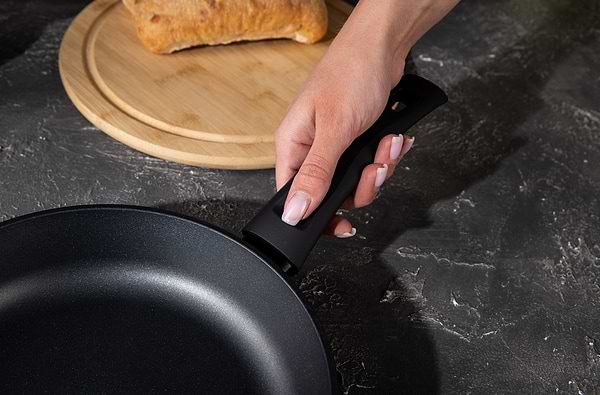 Фото - Сковорода универсальная Brizoll 54-2245 GRAPHIT 22 см