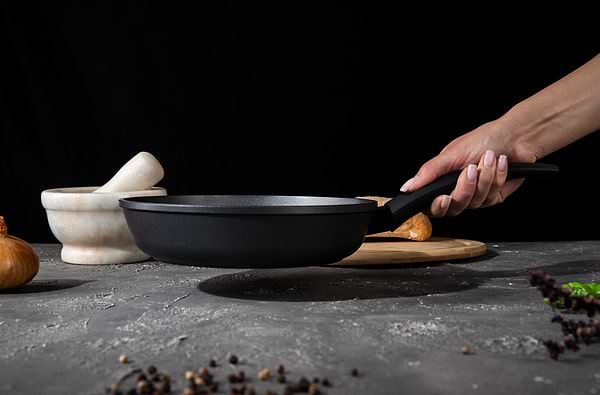 Фото - Сковорода универсальная Brizoll 54-2245 GRAPHIT 22 см