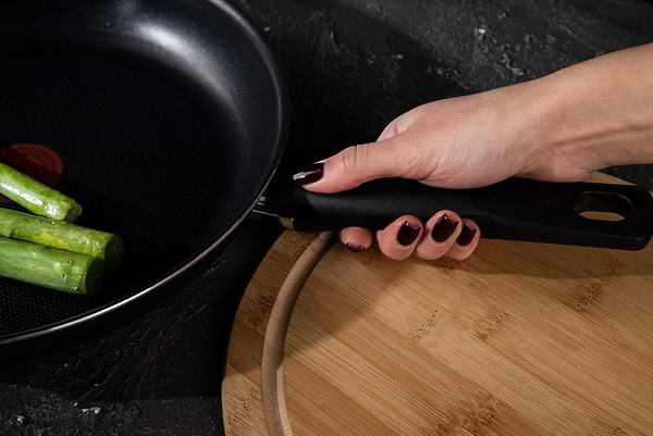 Фото - Сковорода универсальная Tefal B5660653_SET Family Day с кр 28 см