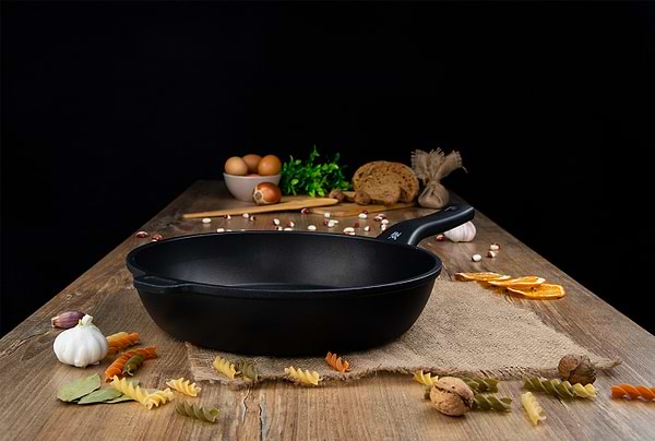 Фото - Сковорода универсальная WMF 576484291 PermaDur Premiu 28 см