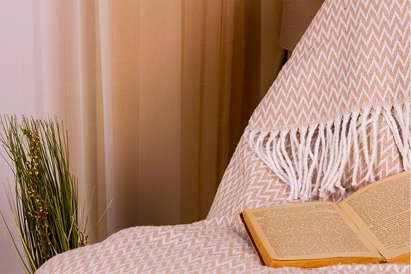 Фото - Плед полуторный Vladi Валенсия Antonio бел-песок 140х200