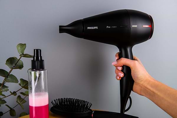 Фото - Фен Philips DryCare Prestige HPS910/00