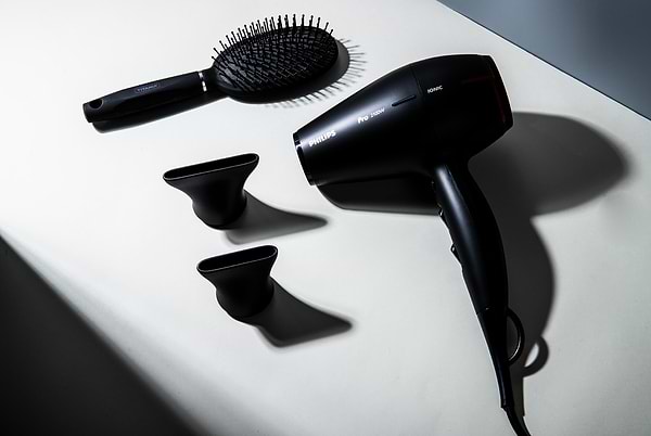 Фото - Фен Philips DryCare Prestige HPS910/00