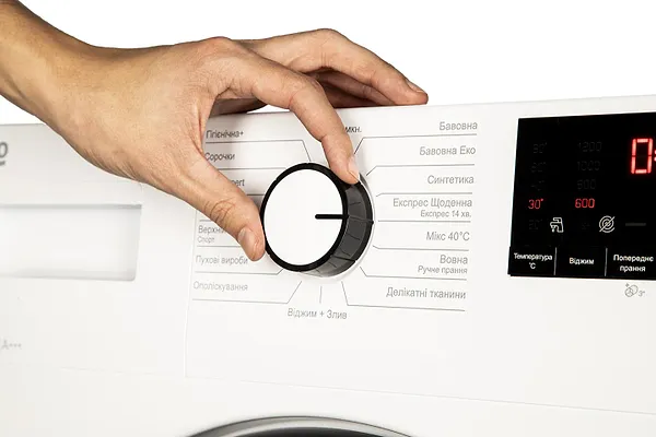 Фото - Стиральная машина Beko WUE7612IXBW