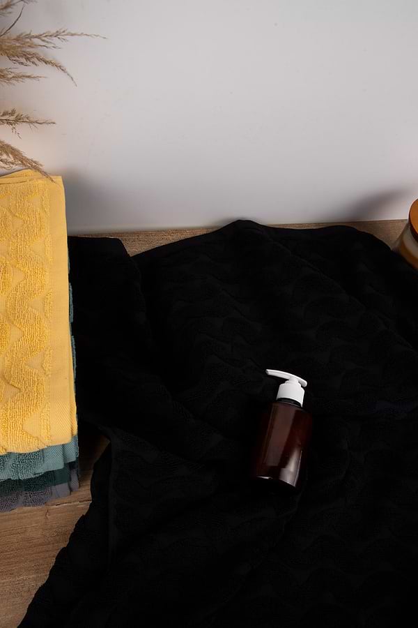 Фото - Рушник банний GM Textile махровий жакардовий чорний (зігзаг) 70х140