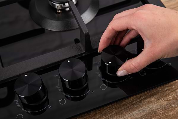 Фото - Уценка - Духовой шкаф + варочная панель газовая Vestfrost BOV70CN + GOGHV193CN