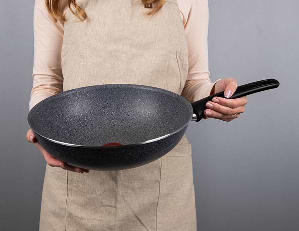 Фото - Сковорода ВОК Tefal D4561932 Hard Stone 28 см