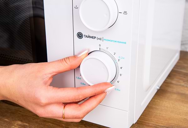 Фото - Уценка - Микроволновая печь (СВЧ) Scandix SMO20MW