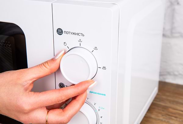 Фото - Уценка - Микроволновая печь (СВЧ) Scandix SMO20MW