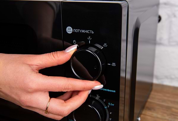 Фото - Мікрохвильова піч (НВЧ) Scandix SMO20MB