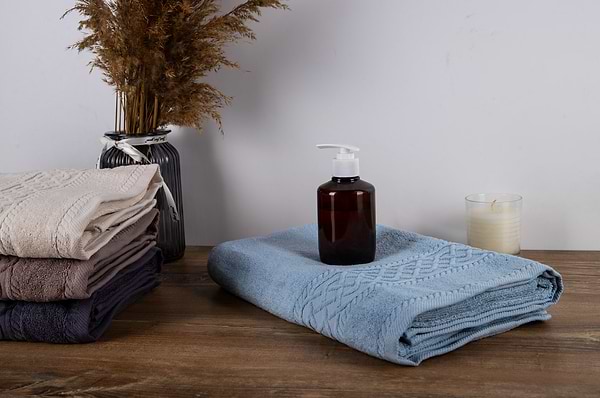 Фото - Полотенце банное Aisha жаккард, бордюр шанель серо-голубой 70х140 (4820190498601)