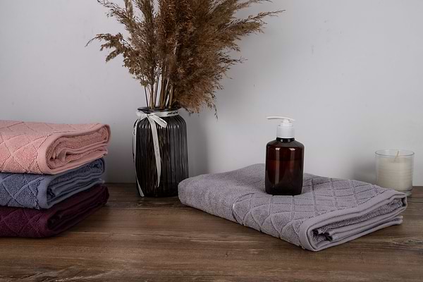 Фото - Полотенце банное Aisha жаккард, бордюр ромбы серый 70х140 (4820190498663)