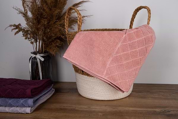 Фото - Полотенце для лица Aisha жаккард, бордюр ромбы розовый 50х90 (4820190498649)