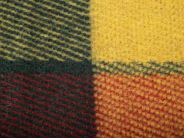 Фото - Уценка - Плед евро Эльф Лиам красно-желто-зеленый 200х220