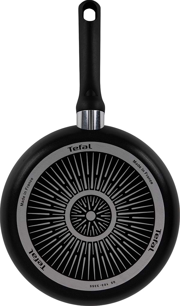 Фото - Сковорода універсальна Tefal C3940432 Resist Essential 24 см