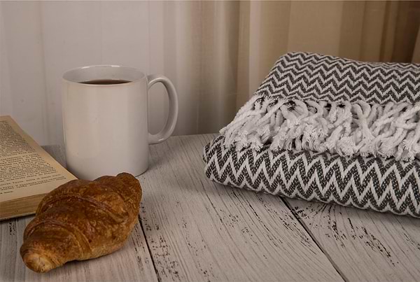 Фото - Плед полуторный Vladi Валенсия Antonio бел-дым 140х200