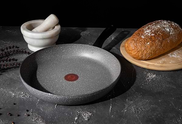 Фото - Сковорода універсальна Tefal B5790702 Cook Natural 30 см