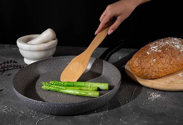 Фото - Сковорода універсальна Tefal B5790702 Cook Natural 30 см