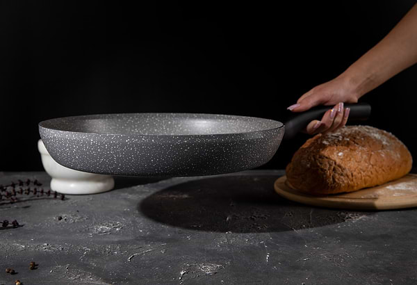 Фото - Сковорода універсальна Tefal B5790702 Cook Natural 30 см