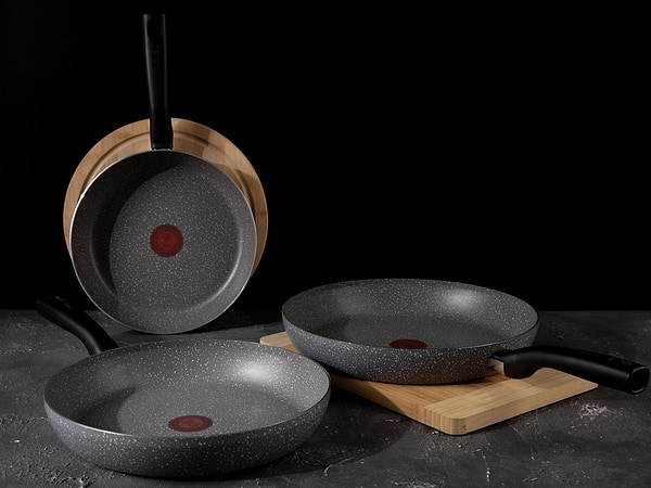 Фото - Сковорода універсальна Tefal B5790702 Cook Natural 30 см