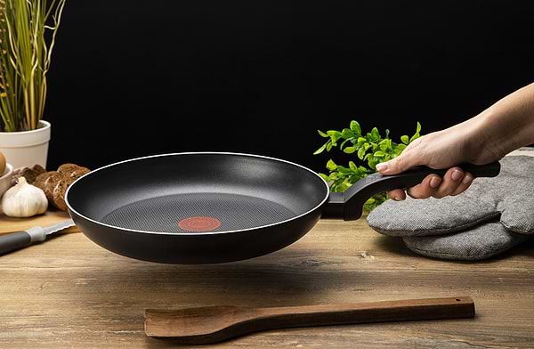 Фото - Сковорода универсальная Tefal B5670653 Simply Clean 28 см