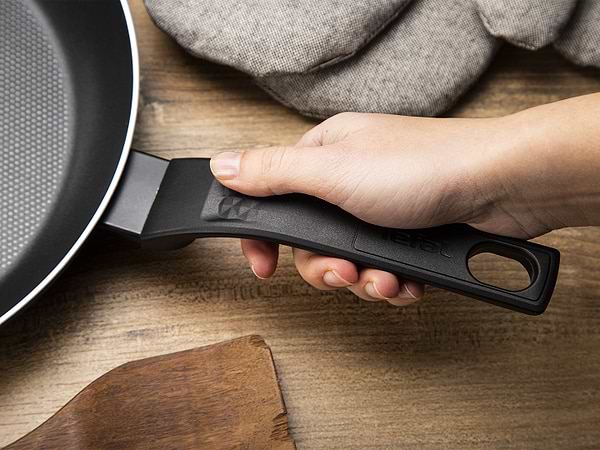 Фото - Сковорода универсальная Tefal B5670653 Simply Clean 28 см