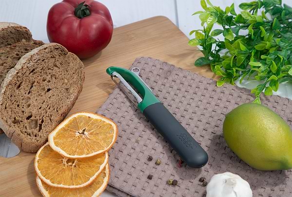 Фото - Овочечистка Joseph Joseph для чищення овочів 10108