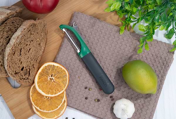 Фото - Овочечистка Joseph Joseph для чищення овочів 10108