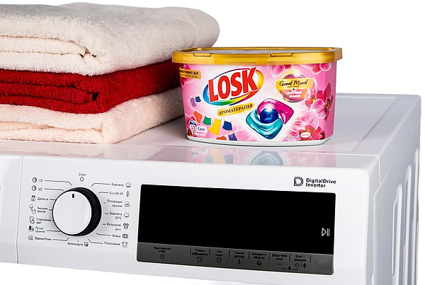 Фото - Капсули для прання Losk тріо-капсули АТ Ефірні масла та аромат Малазійська квітка 13 шт