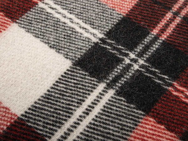 Фото - Плед евро Эльф Noan бело-красный антрацит 200х220