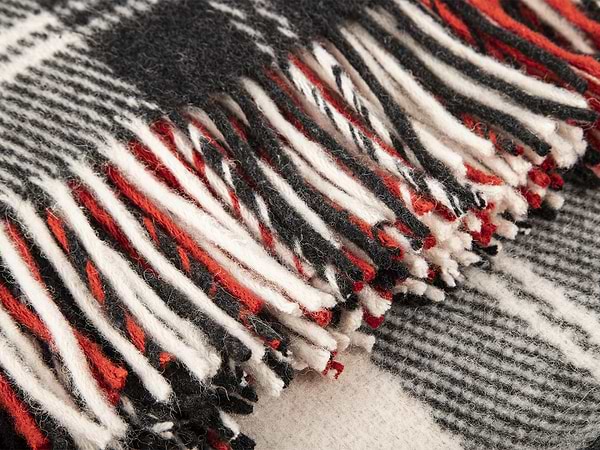 Фото - Плед евро Эльф Noan бело-красный антрацит 200х220