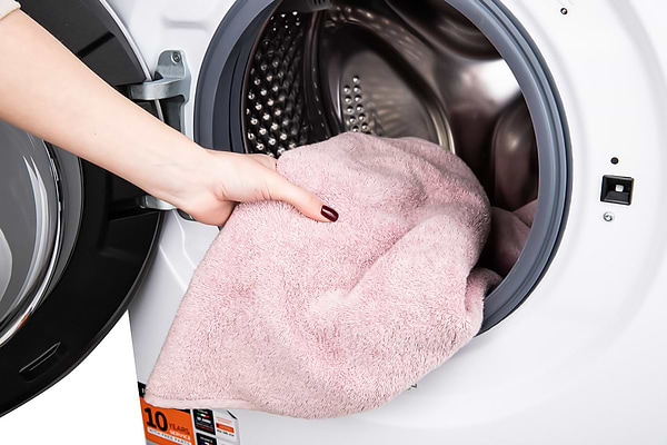 Фото - Пральна машина Whirlpool WAM 712WB UA