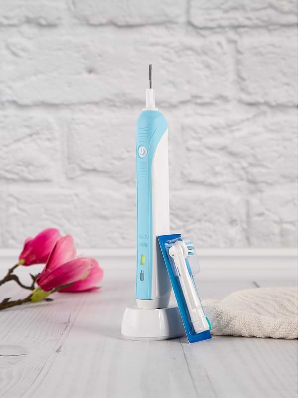 Фото - Зубна щітка електрична Oral-B Braun Professional Care D16.513u