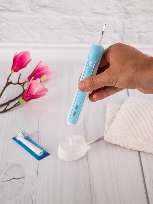 Фото - Зубна щітка електрична Oral-B Braun Professional Care D16.513u