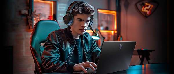 Фото - Ноутбук ігровий Acer Nitro V 15 AI ANV15-42-R2DH (NH.QV4EU.007) Black