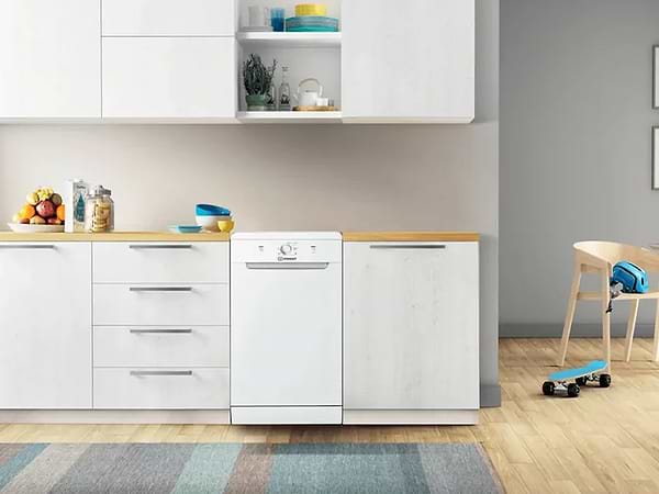 Фото - Посудомоечная машина отдельностоящая Indesit DSFE1B10