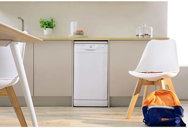 Фото - Посудомоечная машина отдельностоящая Indesit DSR 15B1 EU