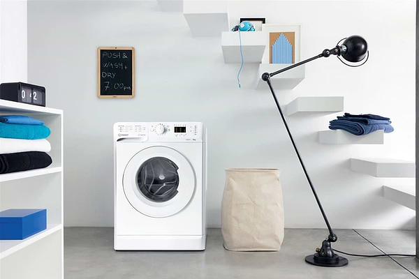 Фото - Стиральная машина Indesit OMTWSA 51052 W