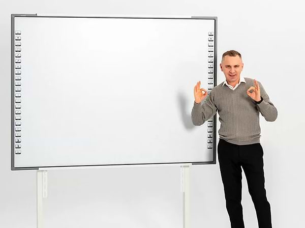 Фото - Інтерактивна дошка INTBOARD UT-TBI82X-TS (с умным лотком) (10124000)