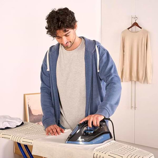 Фото - Праска Black&Decker BXIR2801E