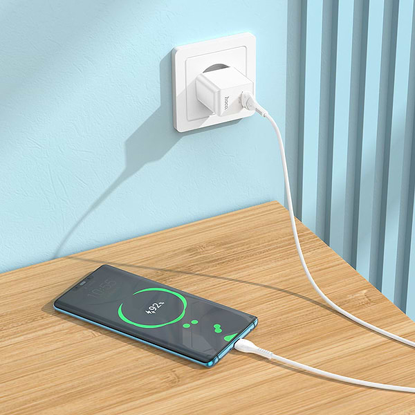 Фото - Мережевий зарядний пристрій HOCO C98A QC3.0 White (6931474766878)